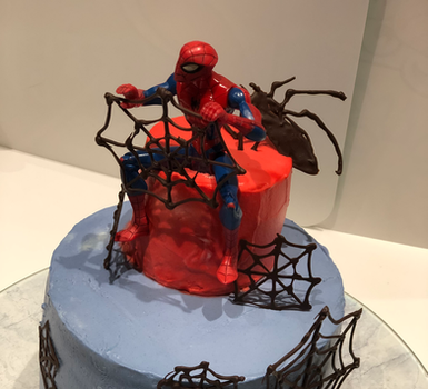Cake design Spider-Man personnalisé Angoulême – ganache chocolat, gâteau enfant Charente